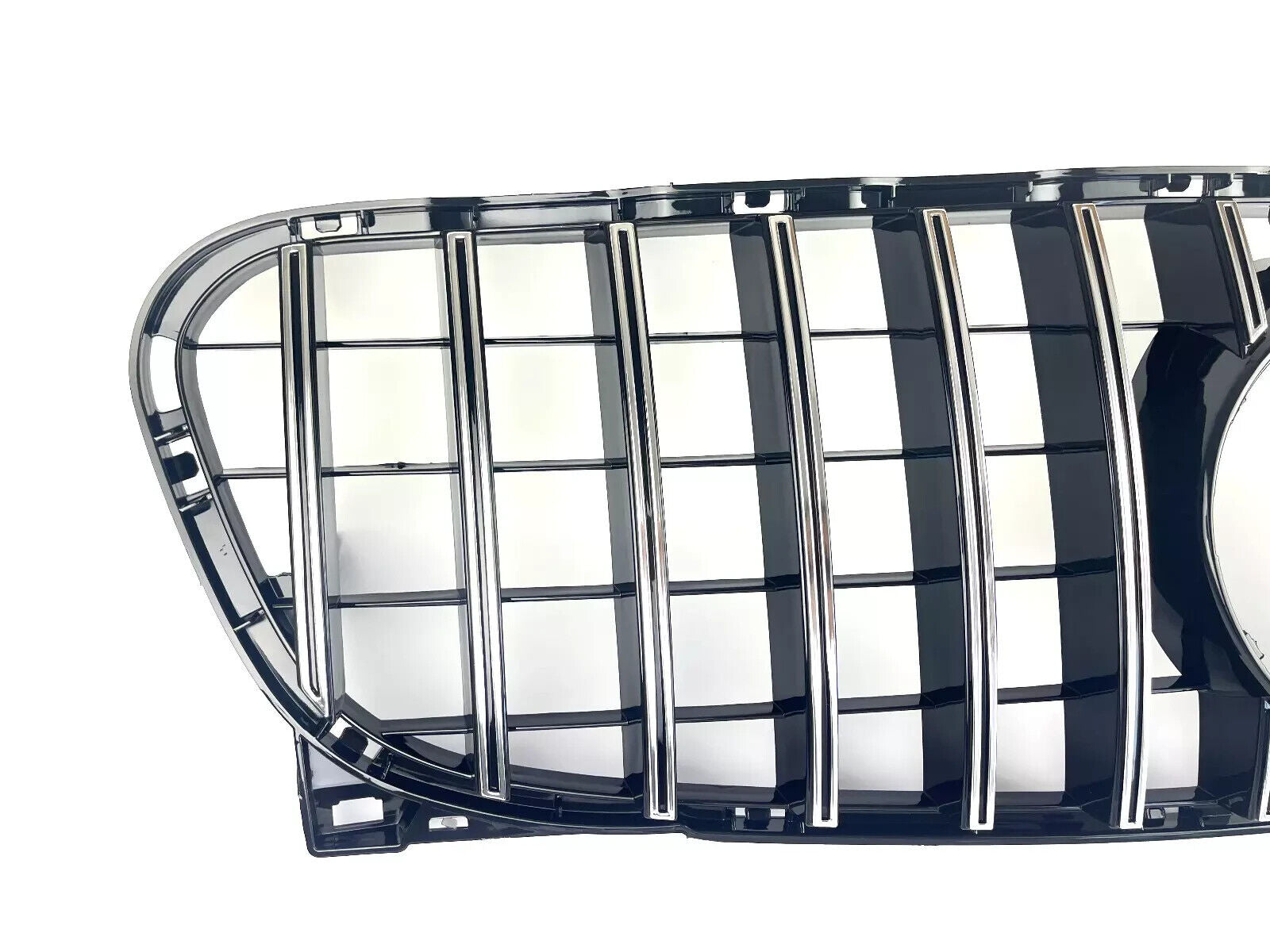 GLA W156 FRONT GRILL CHROME