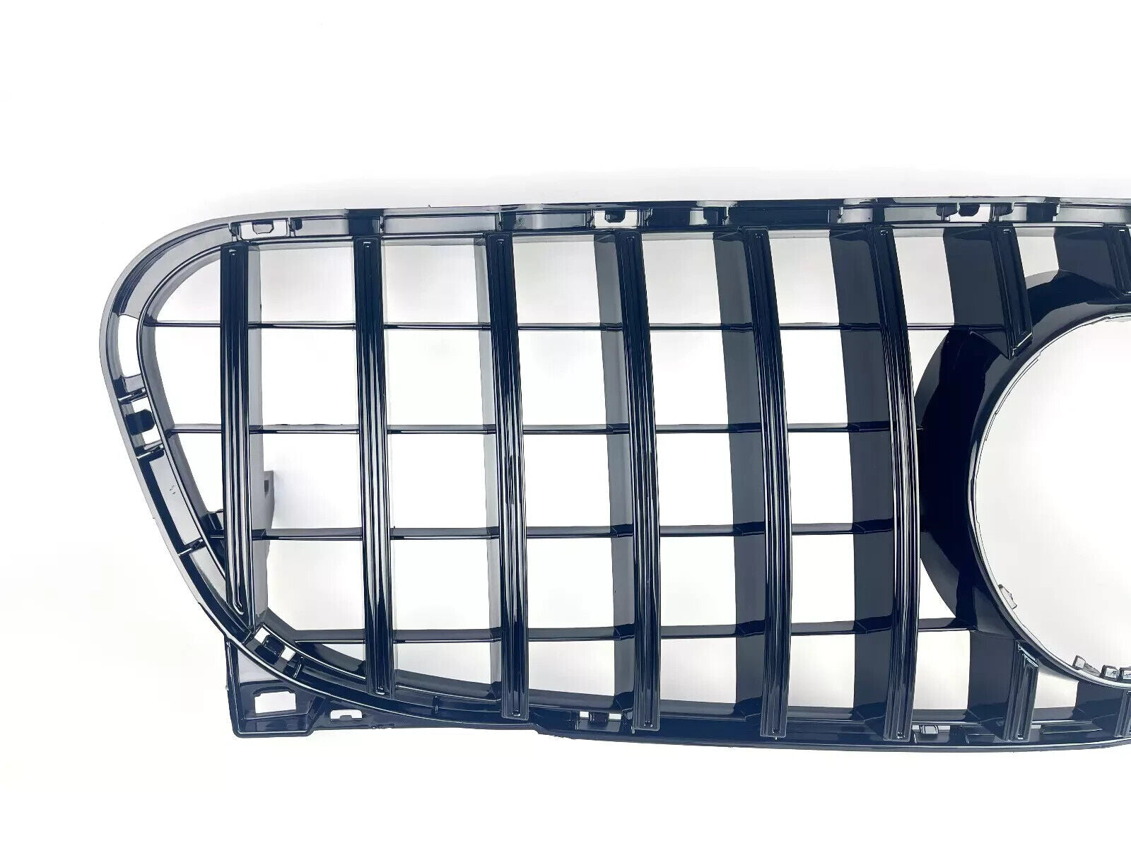 GLA W156 FRONT GRILL GLOSS BLACK
